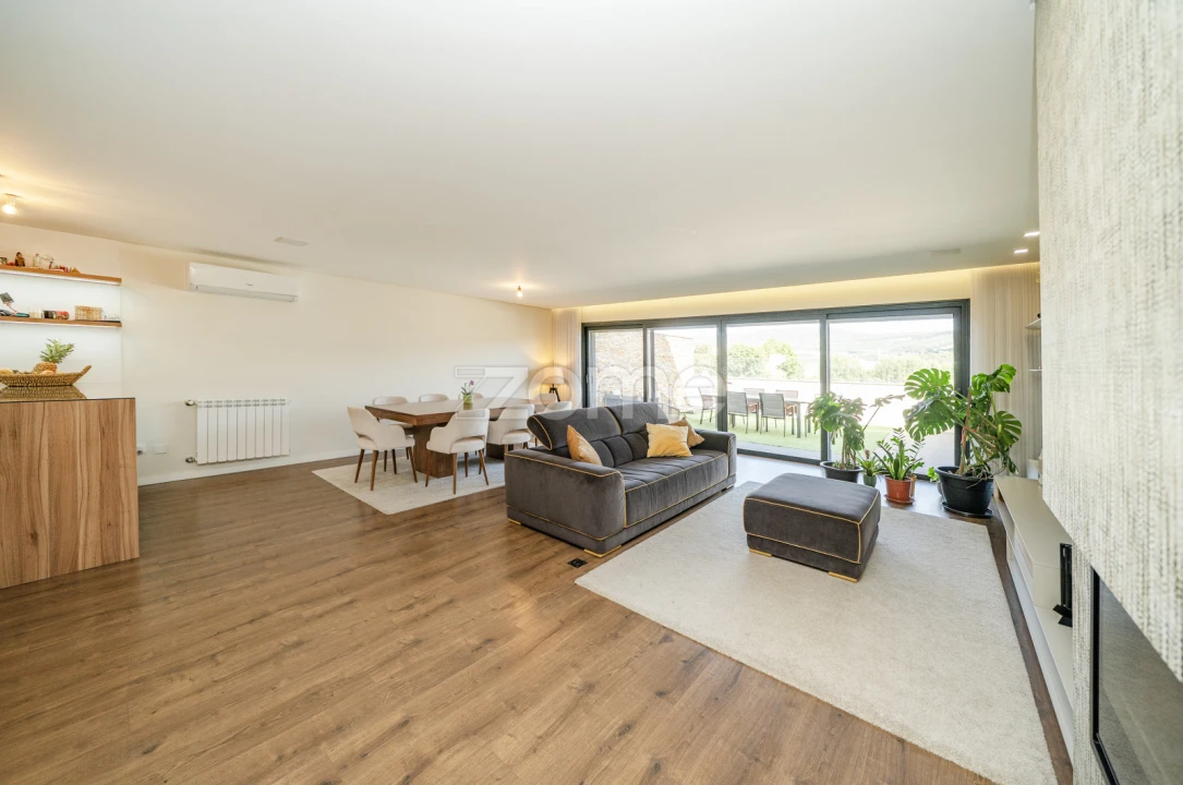 Moradia T4 para Venda em Lomar e Arcos Foto 13