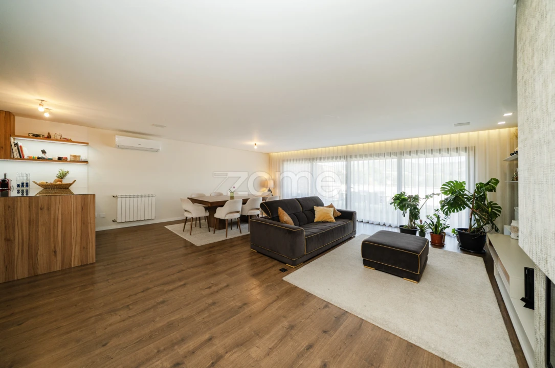 Moradia T4 para Venda em Lomar e Arcos Foto 23