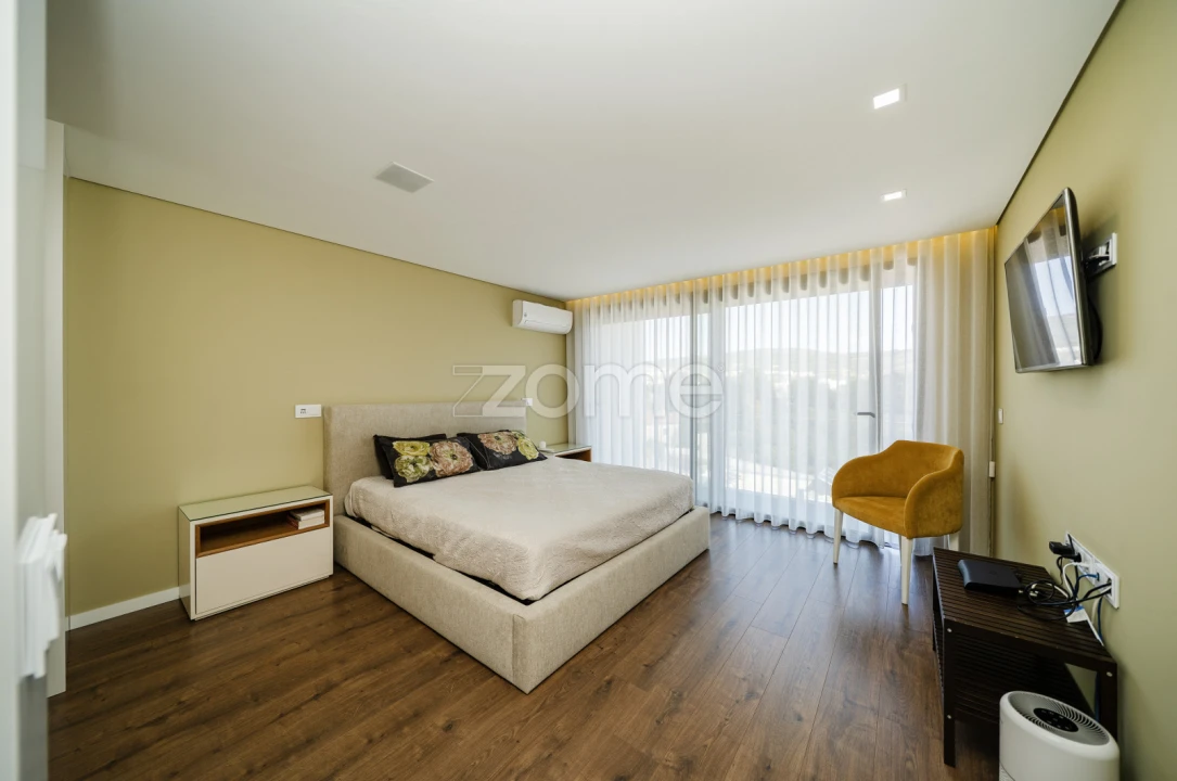 Moradia T4 para Venda em Lomar e Arcos Foto 33