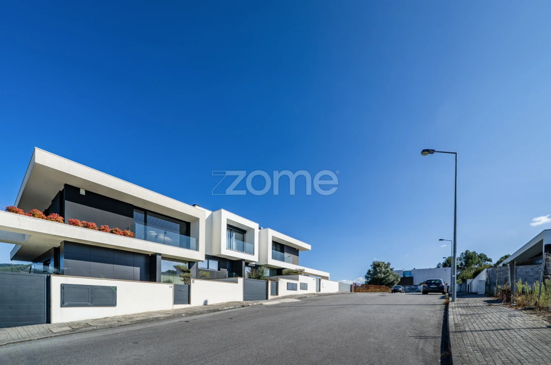 Moradia T4 para Venda em Lomar e Arcos Foto 68