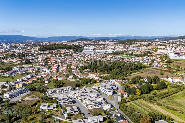 Moradia T4 para Venda em Lomar e Arcos Foto 5