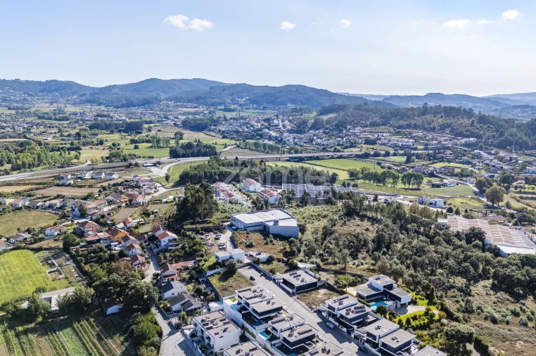 Moradia T4 para Venda em Lomar e Arcos Foto 74