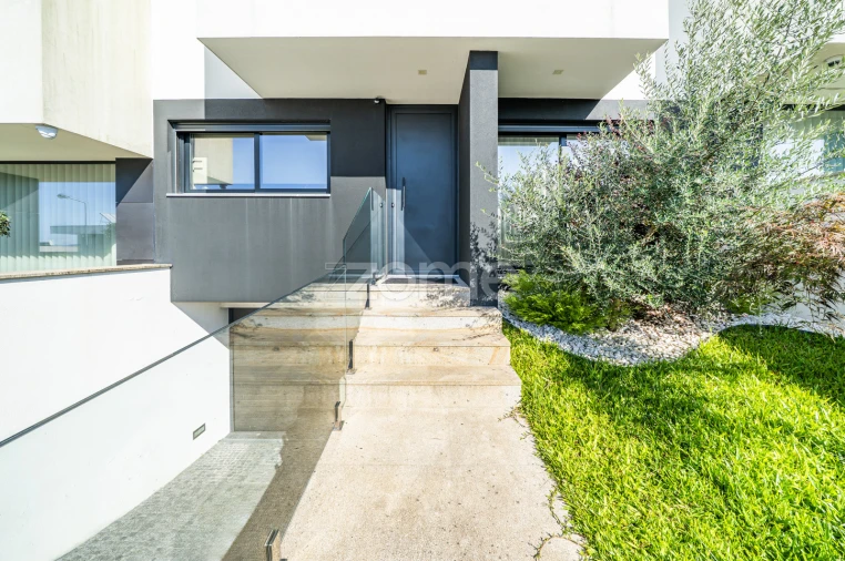 Moradia T4 para Venda em Lomar e Arcos Foto 9