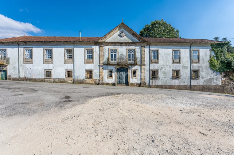 Moradia T13 para Venda em Castro Daire Foto 2