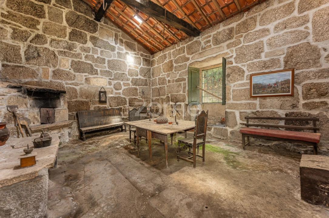 Moradia T13 para Venda em Castro Daire Foto 1