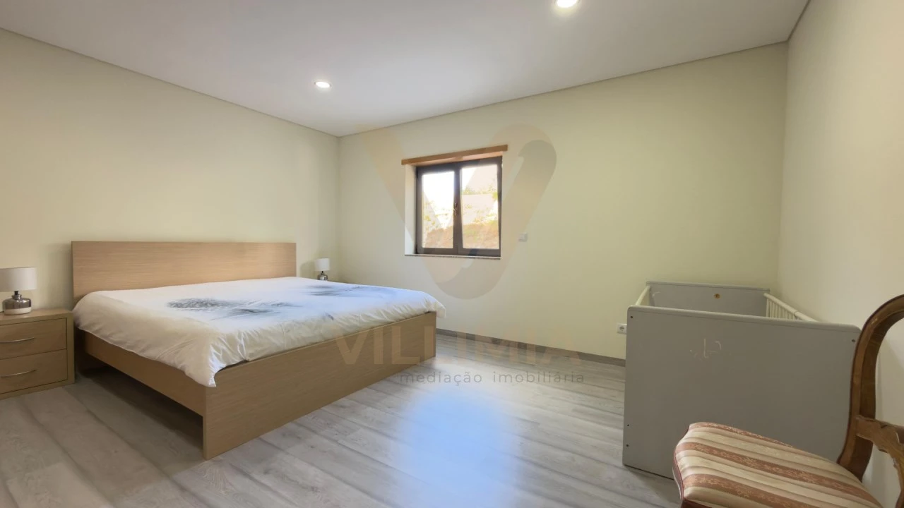 Moradia T7 para Venda em Labruja Foto 17