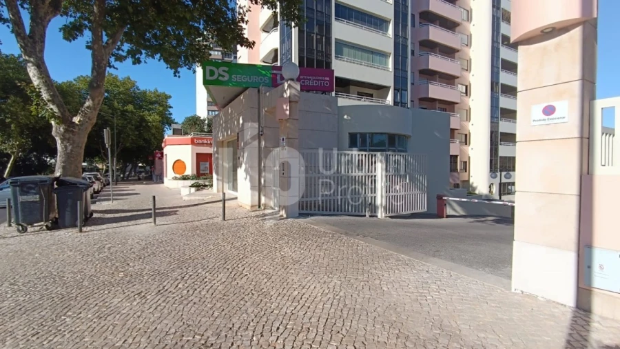 Garagem para Arrendamento em Cascais e Estoril