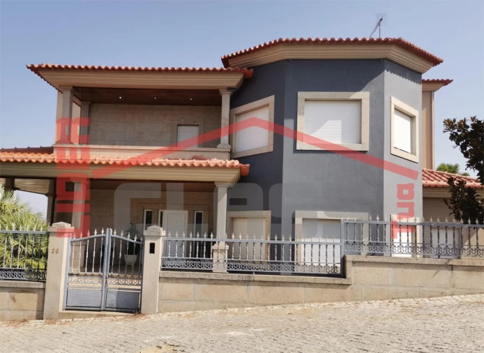 Moradia T4 para Venda em Mirandela