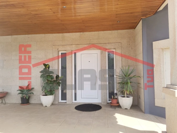 Moradia T4 para Venda em Mirandela Foto 5