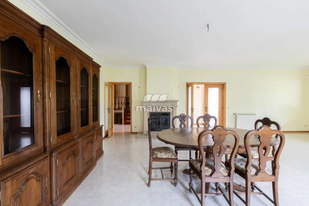 Moradia T4 para Venda em Lago Foto 5