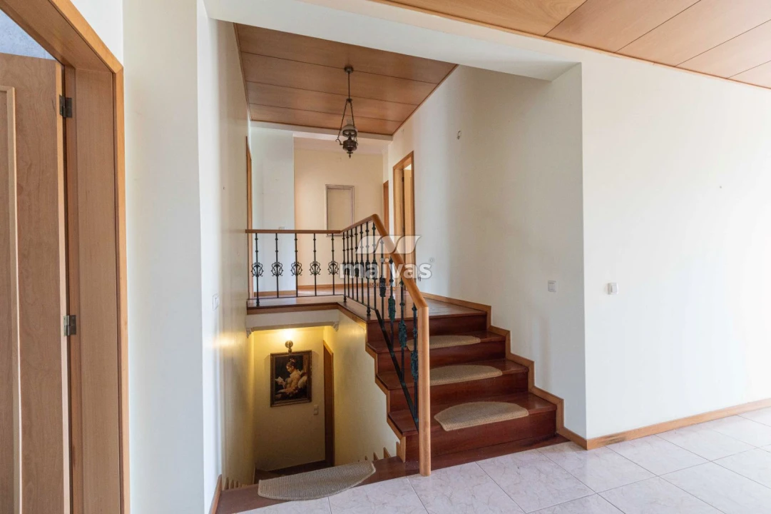 Moradia T4 para Venda em Lago Foto 8