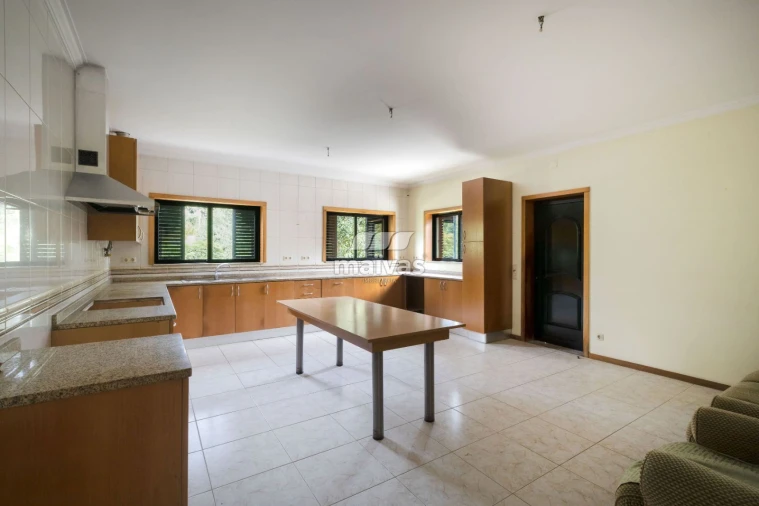 Moradia T4 para Venda em Lago Foto 3