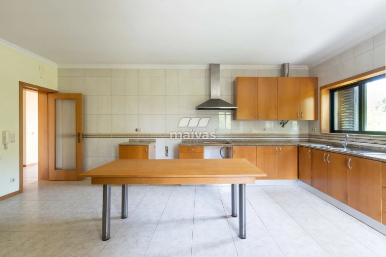 Moradia T4 para Venda em Lago Foto 4