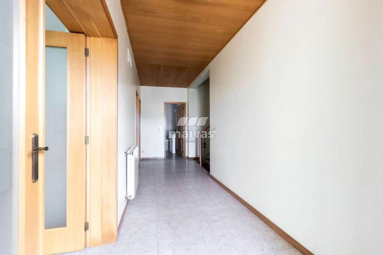 Moradia T4 para Venda em Lago Foto 7