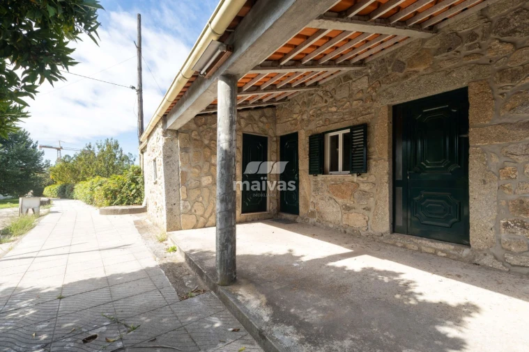 Moradia T4 para Venda em Lago Foto 21