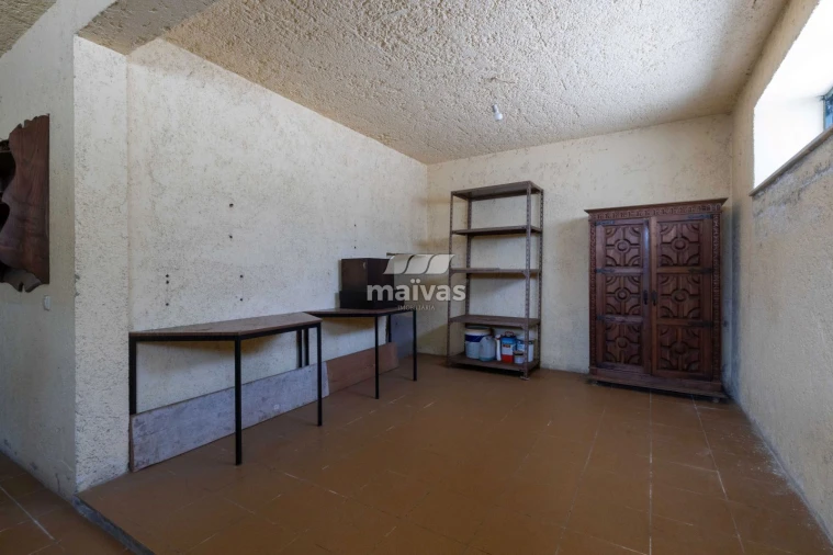 Moradia T4 para Venda em Lago Foto 23