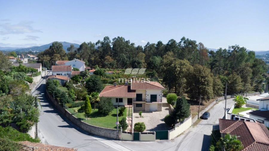 Moradia T4 para Venda em Lago Foto 37