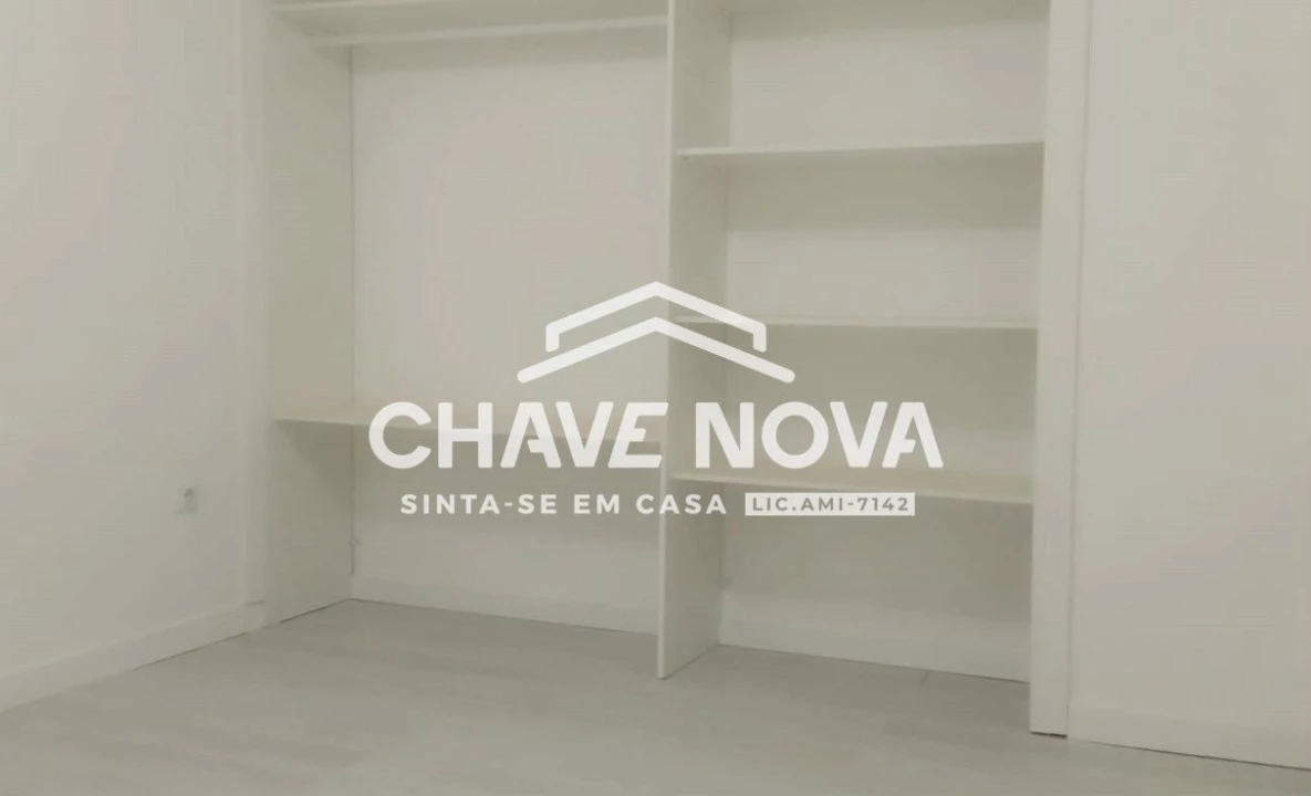 Loja para Venda em Laranjeiro e Feijó Foto 3