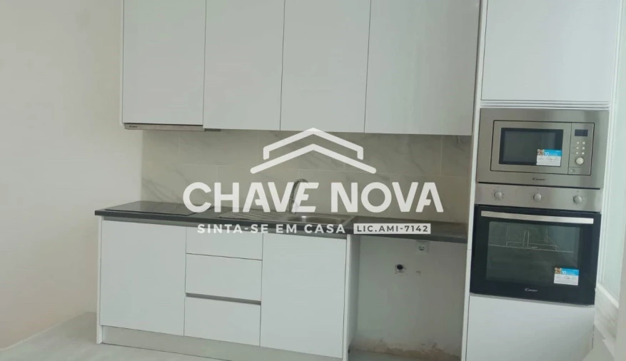 Loja para Venda em Laranjeiro e Feijó Foto 1