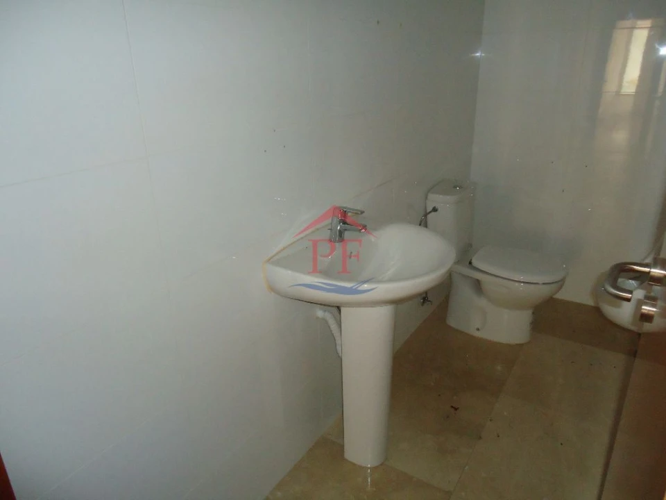 Loja para Venda em Funchal (Santa Luzia) Foto 2