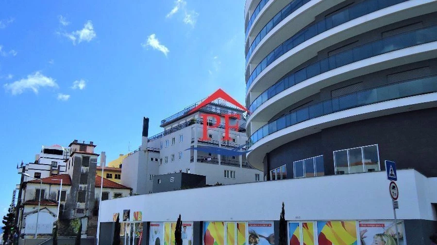 Loja para Venda em Funchal (Santa Luzia)