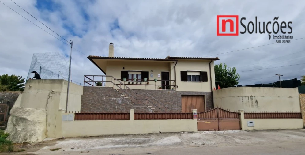 Moradia T2 para Venda em Olaia e Paço Foto 3