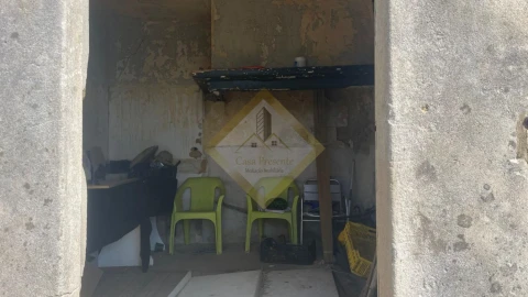 Terreno para Venda em Arcozelo