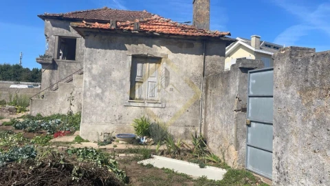 Terreno para Venda em Arcozelo