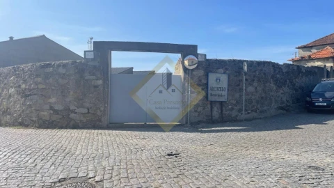 Terreno para Venda em Arcozelo