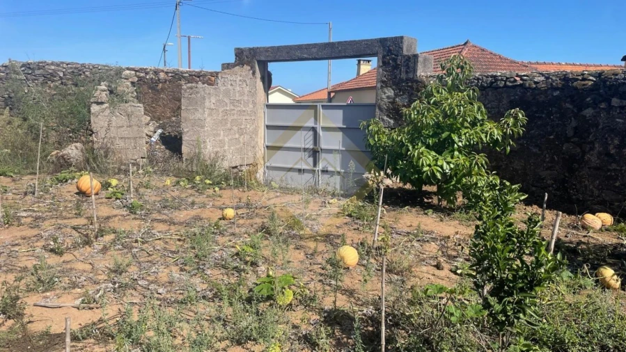 Terreno para Venda em Arcozelo Foto 3