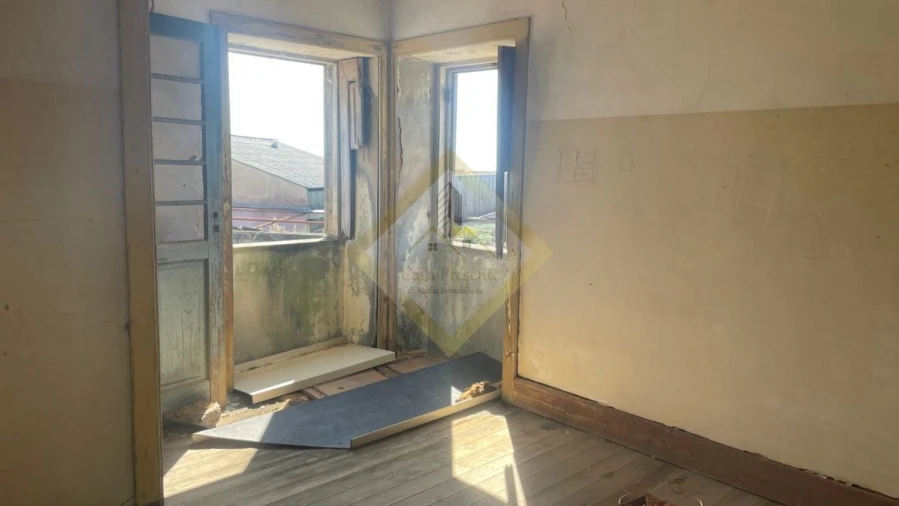 Terreno para Venda em Arcozelo Foto 2