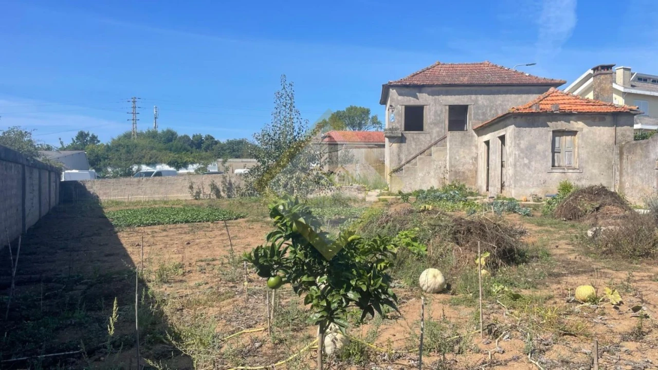 Terreno para Venda em Arcozelo Foto 1