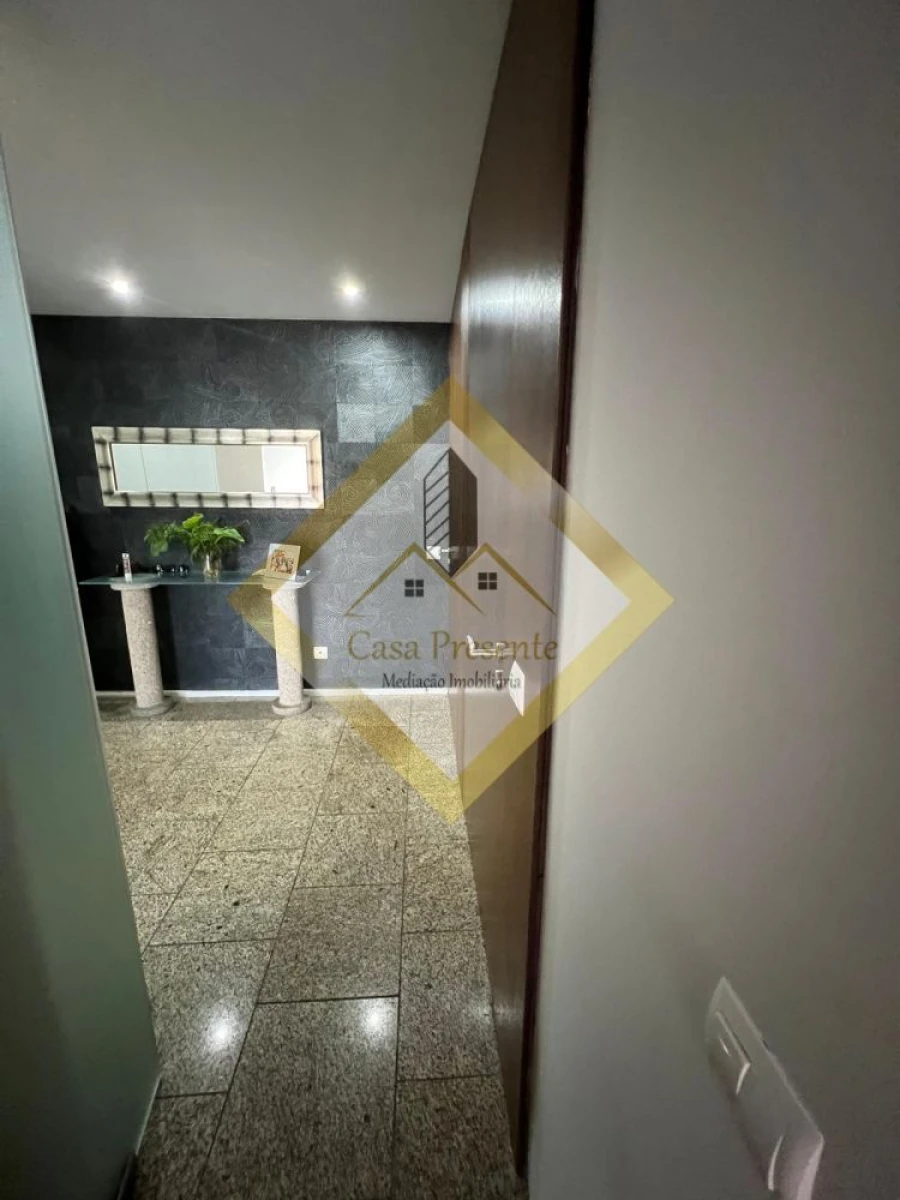 Apartamento T2 para Venda em Mafamude e Vilar do Paraíso Foto 19
