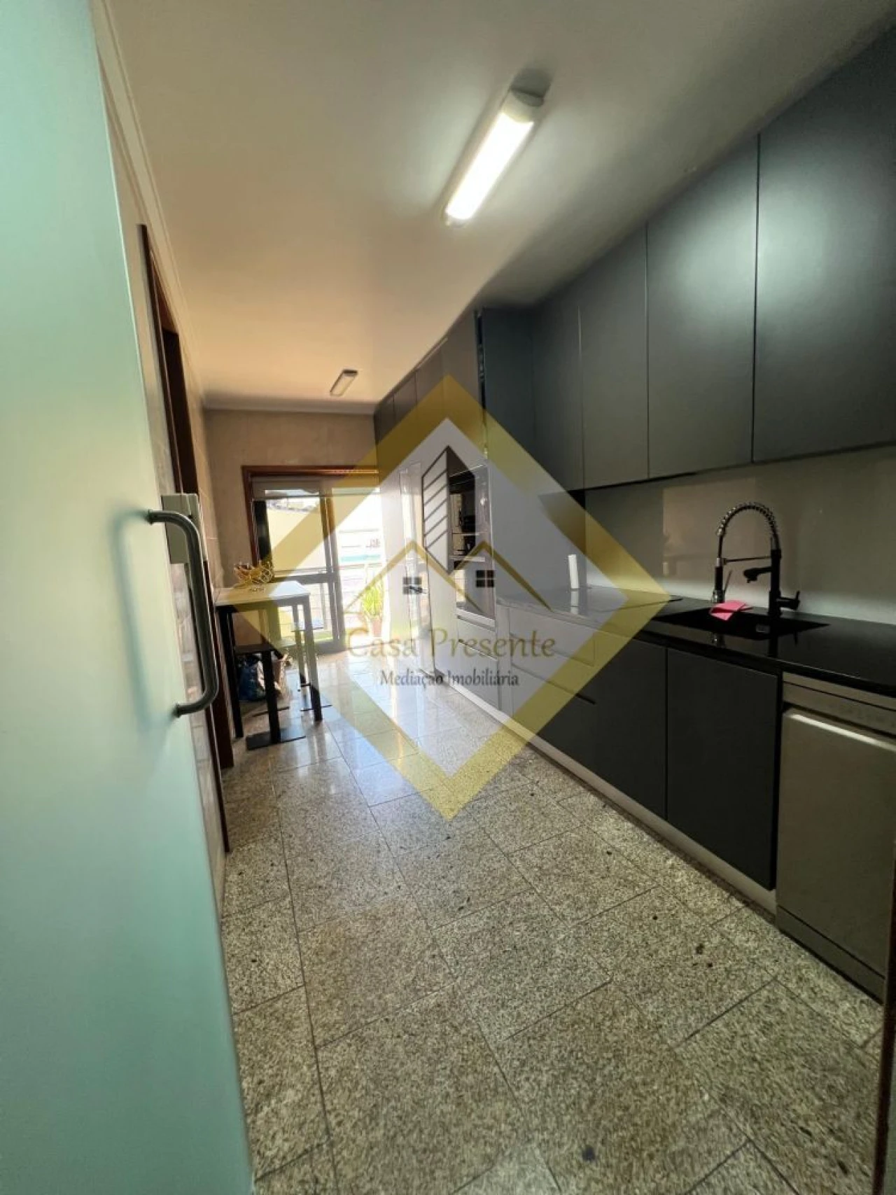 Apartamento T2 para Venda em Mafamude e Vilar do Paraíso Foto 6