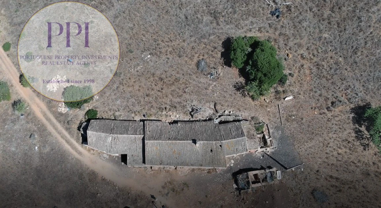 Quinta T0 para Venda em Luz Foto 52