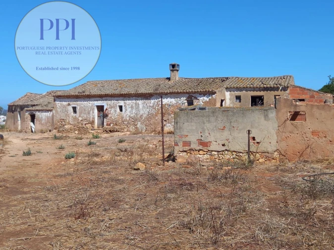 Quinta T0 para Venda em Luz Foto 17