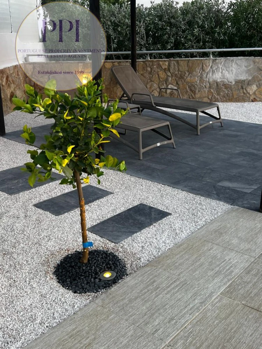 Moradia T4 para Venda em Budens Foto 31