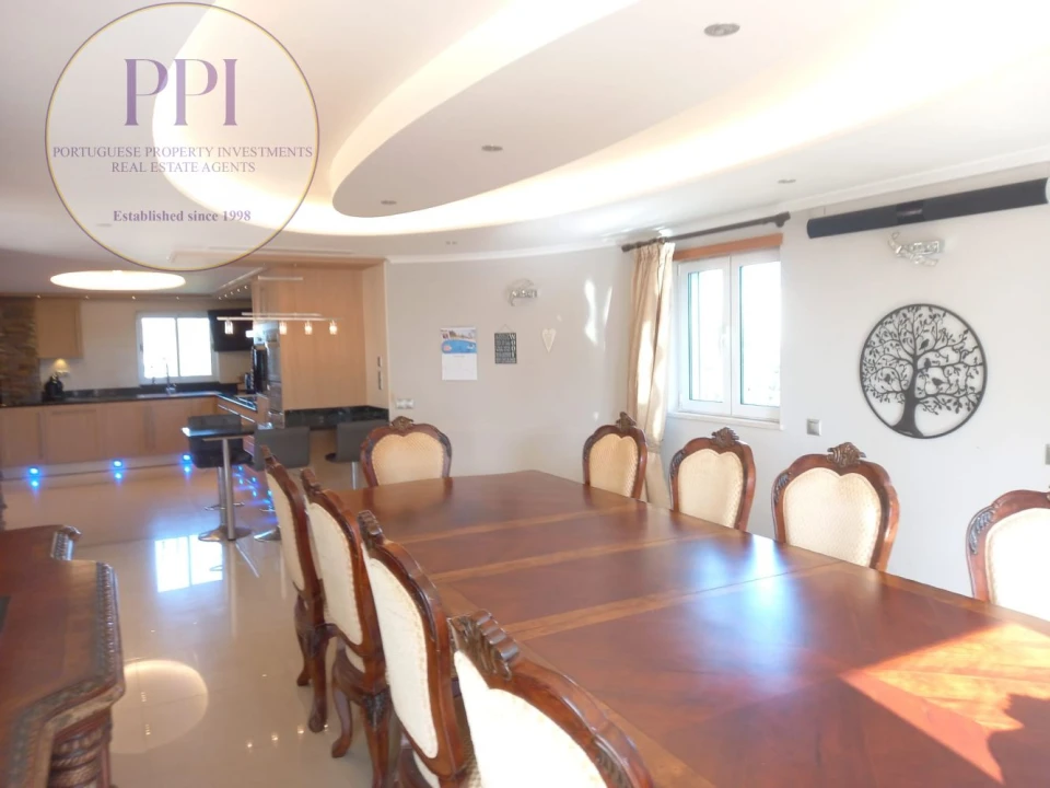 Moradia T4 para Venda em Budens Foto 9