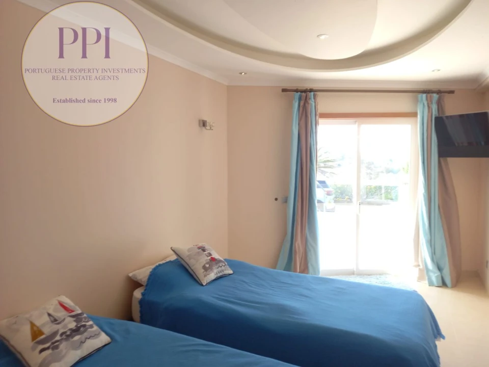 Moradia T4 para Venda em Budens Foto 23