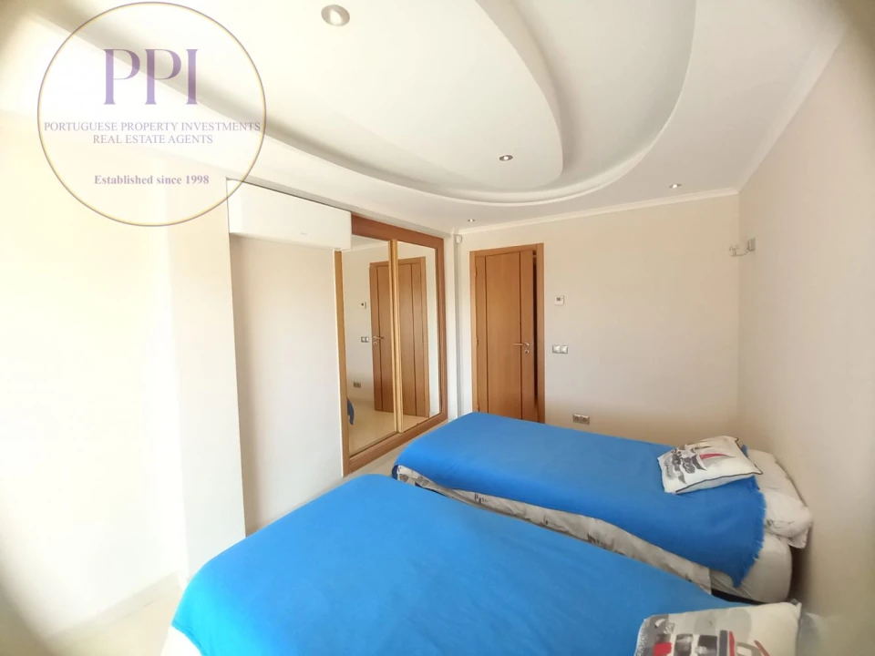 Moradia T4 para Venda em Budens Foto 24