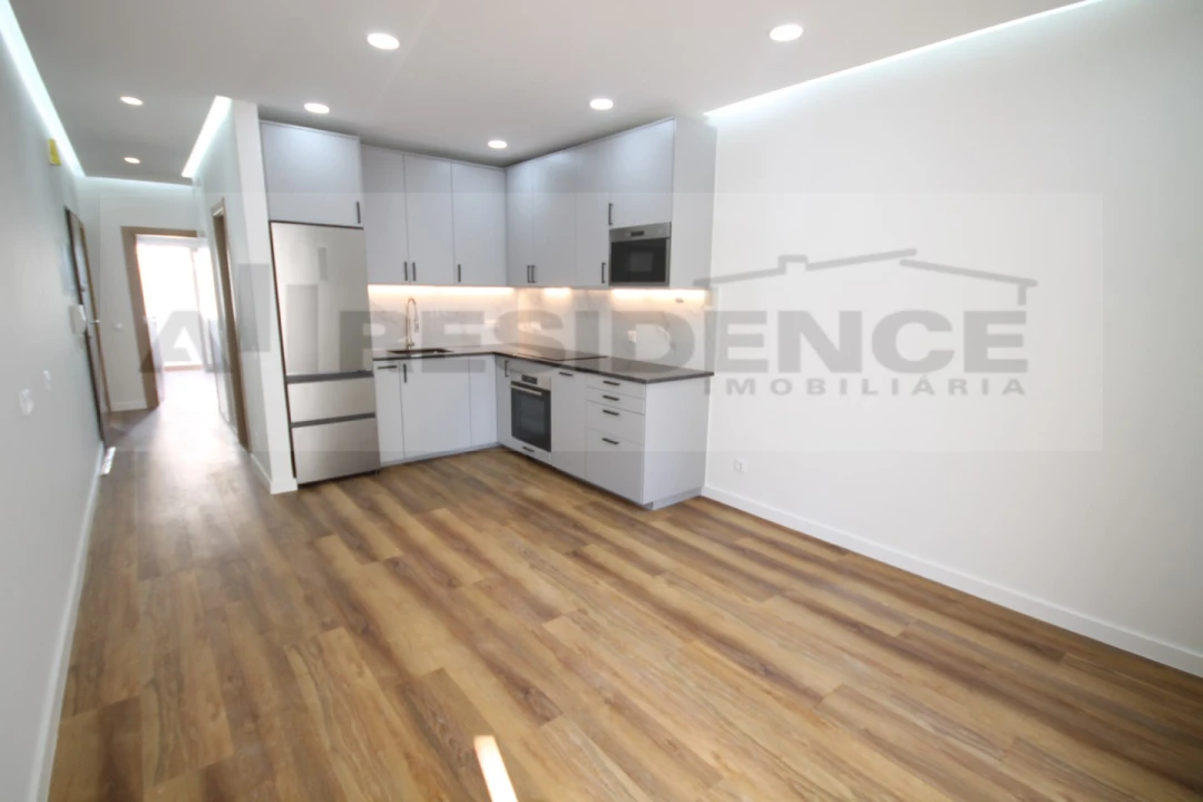 Apartamento T2 para Venda em Armação de Pera Foto 2