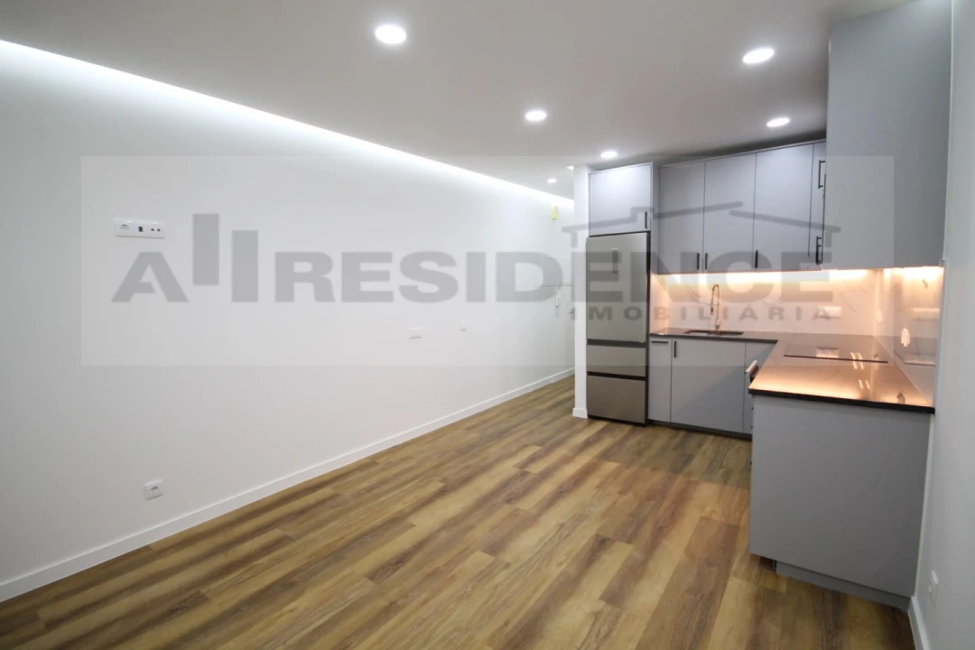 Apartamento T2 para Venda em Armação de Pera Foto 3