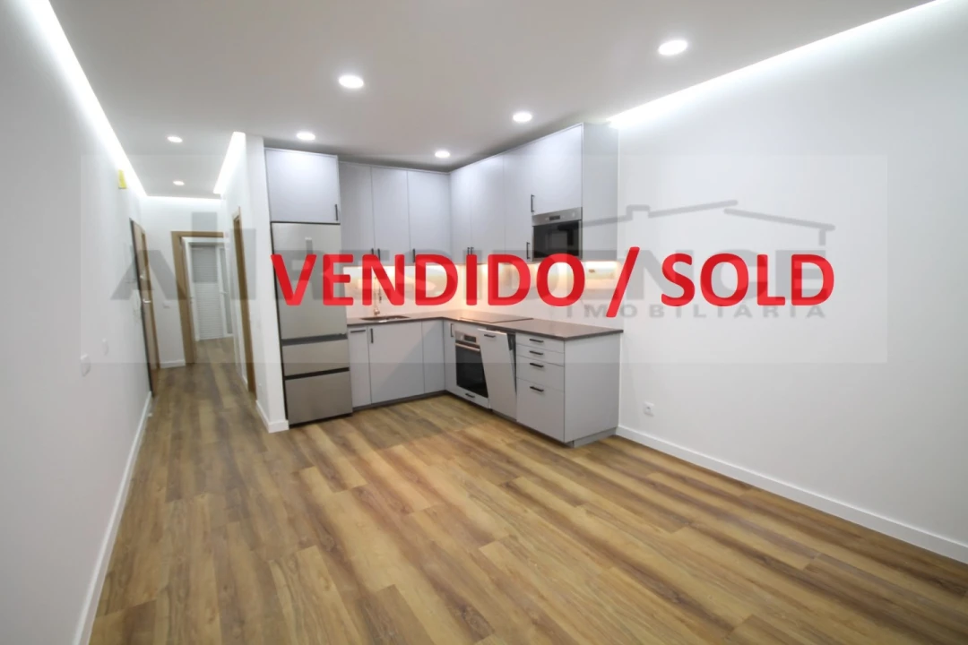 Apartamento T2 para Venda em Armação de Pera Foto 1