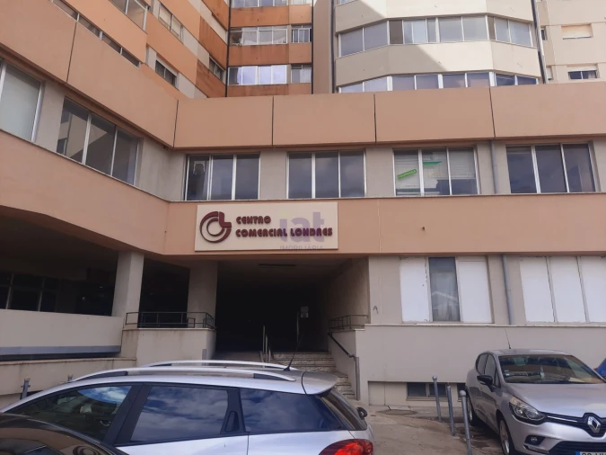 Loja para Arrendamento em São Mamede de Infesta e Senhora da Hora Foto 2