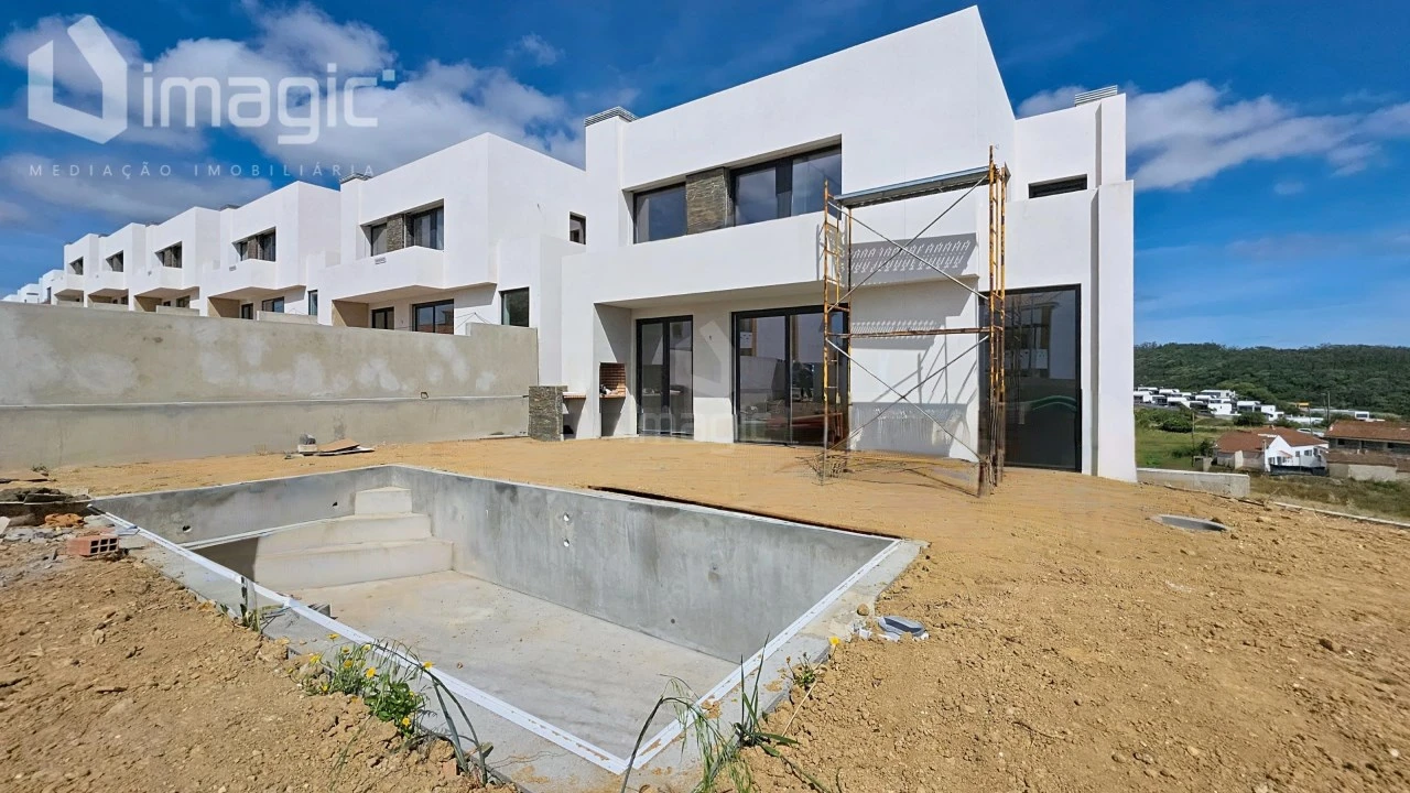 Moradia T4 para Venda em Mafra Foto 1