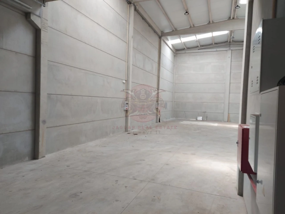 Armazém para Arrendamento em Santa Maria e São Miguel, São Martinho, São Pedro Penaferrim Foto 3