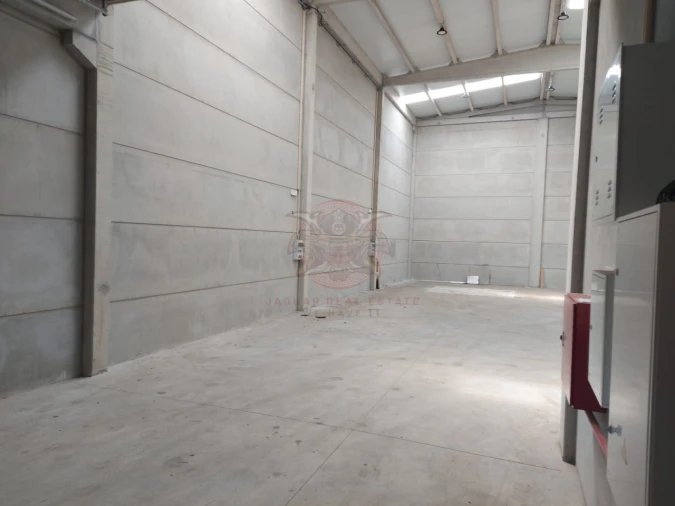 Armazém para Arrendamento em Santa Maria e São Miguel, São Martinho, São Pedro Penaferrim Foto 3