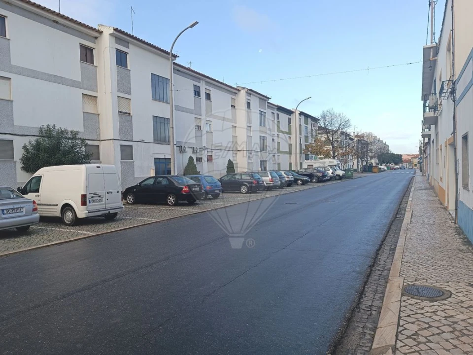 Apartamento T2 para Venda em Almeirim Foto 3