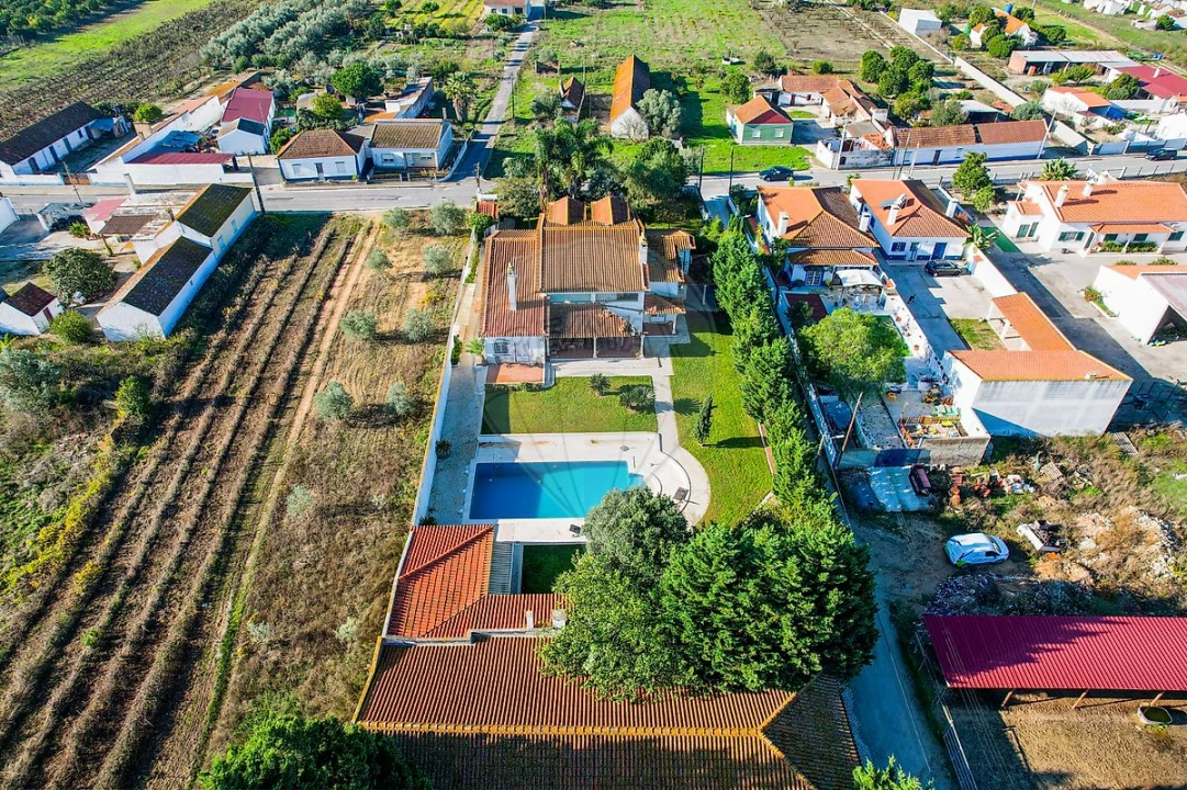 Moradia T5 para Venda em Alpiarça Foto 4