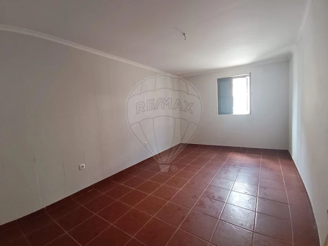 Moradia T3 para Venda em Benfica do Ribatejo Foto 4